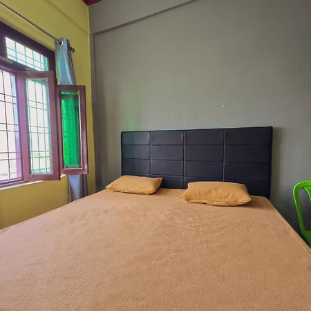 Mahi Restaurant & Guest House Almora Exterior foto