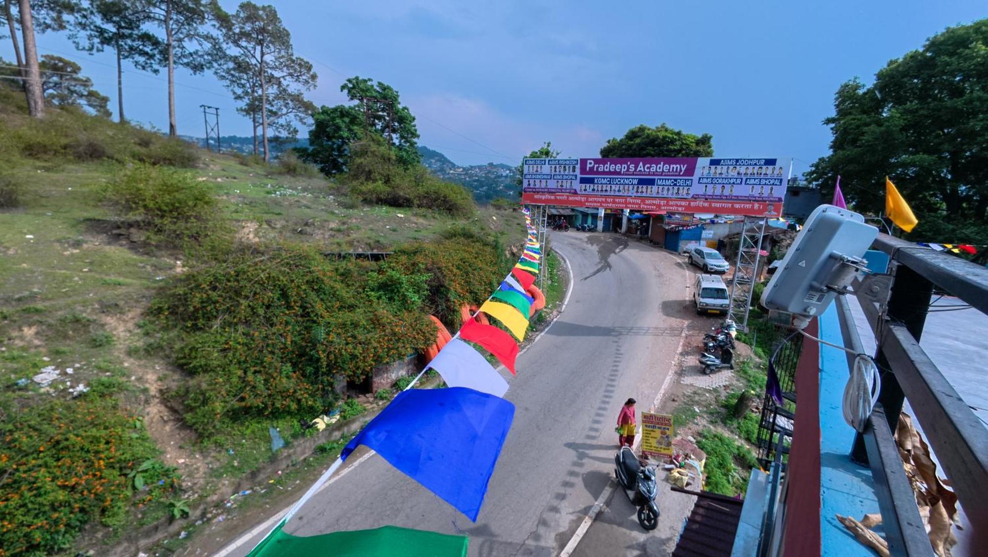 Mahi Restaurant & Guest House Almora Exterior foto